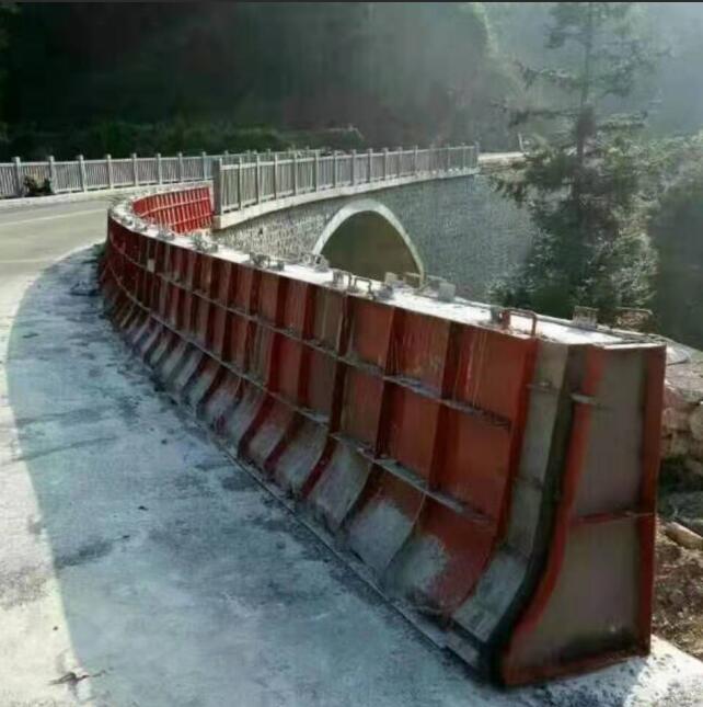 1582164689925785.jpg 隔离墩kaiyun开云(中国)官方在线登录.jpg