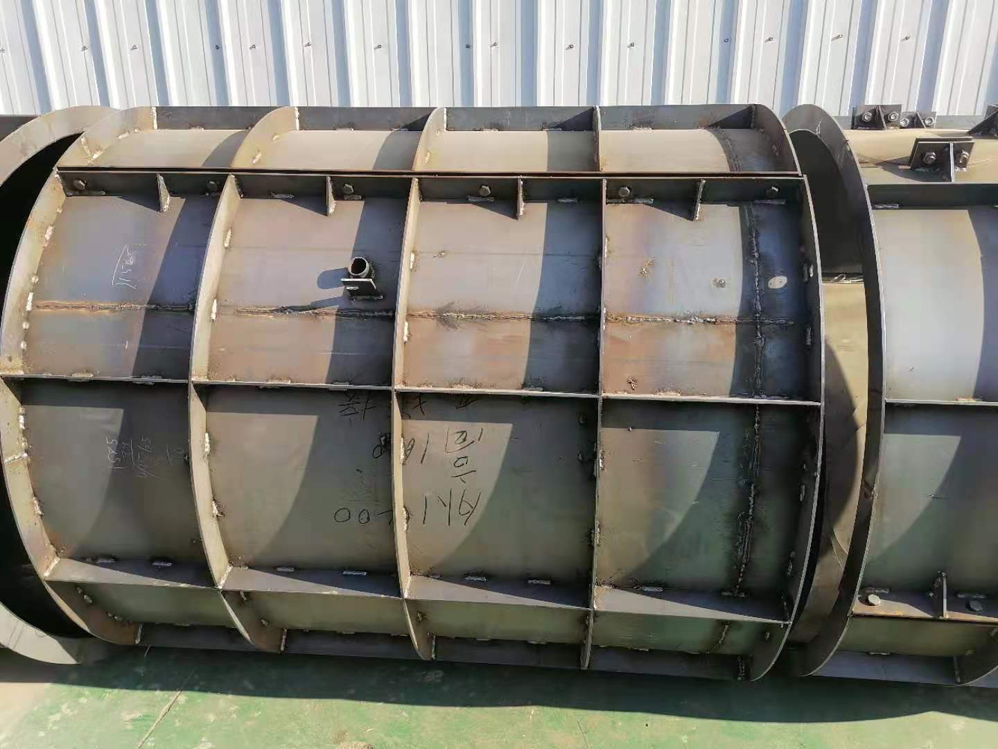 1608970436430907.jpg 检查井模具